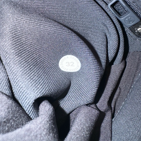 Inseam 33” Lululemon Grey Black (Stoney color?) 32” Waist ABC Pants Skinny - Picture 15 of 16